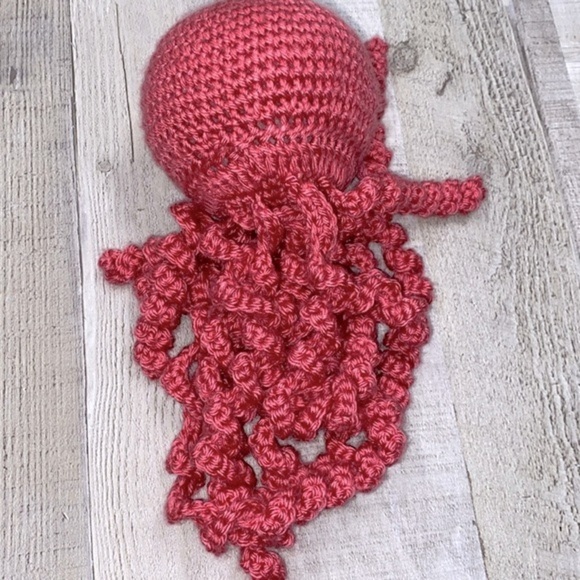 Pink octopus crochet animal - Picture 2 of 2
